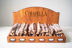 Chiapella Houten Fuet display